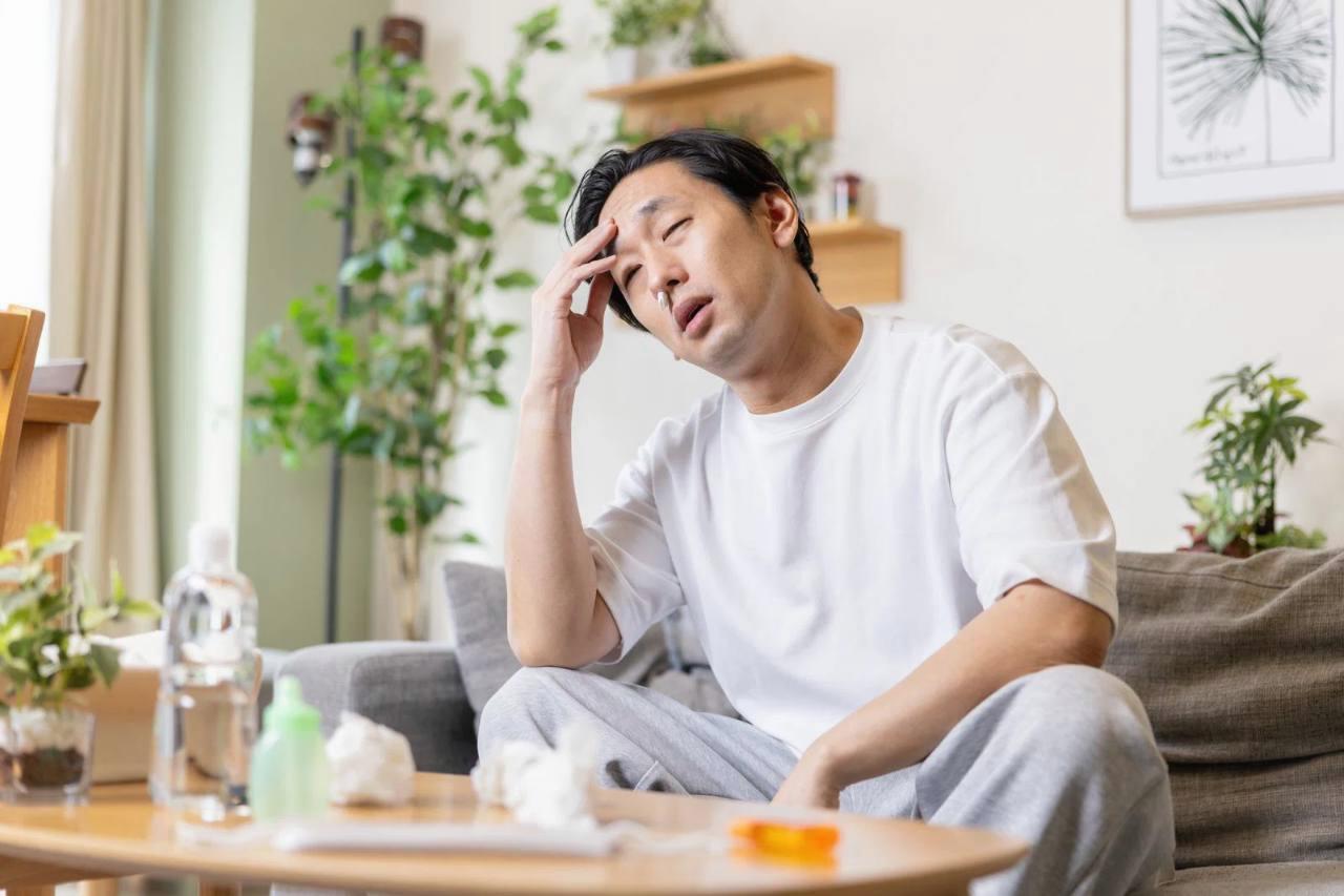 男性の優しさが友情か恋愛か悩む女性のイメージ